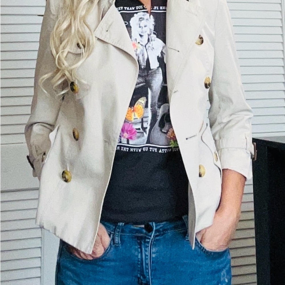 Genuine Burberry Crème Short Trench Coat